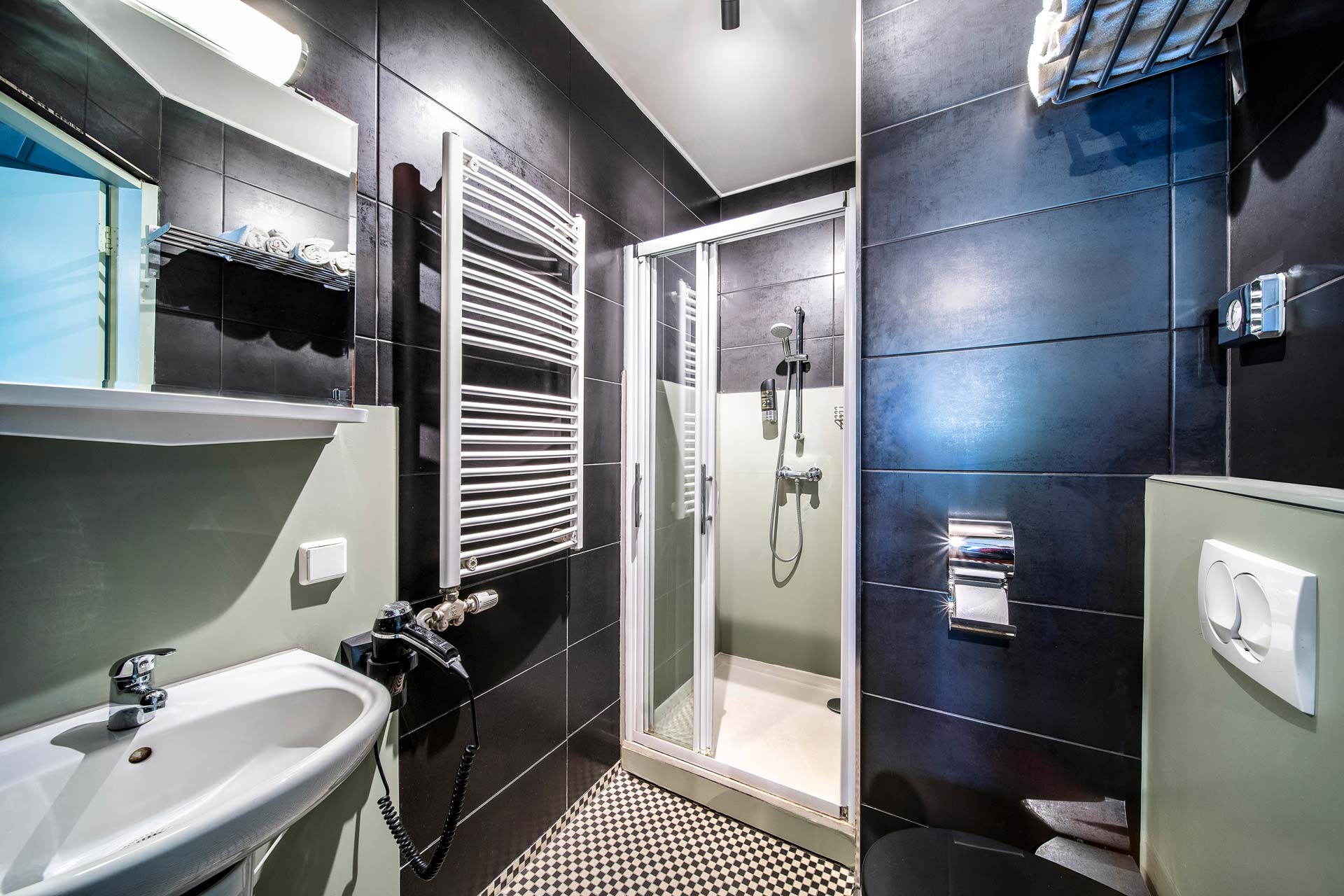 The private bathroom with a walk-in shower